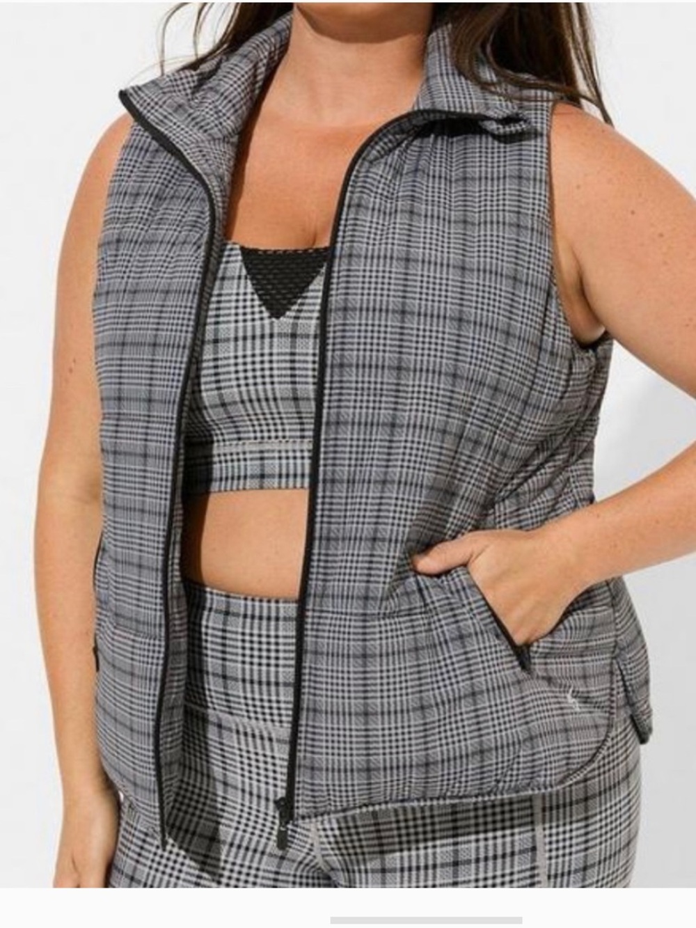 Torrid Matte Stretch Nylon Lightweight
Puffer Active Vest zip up gray plaid 1X